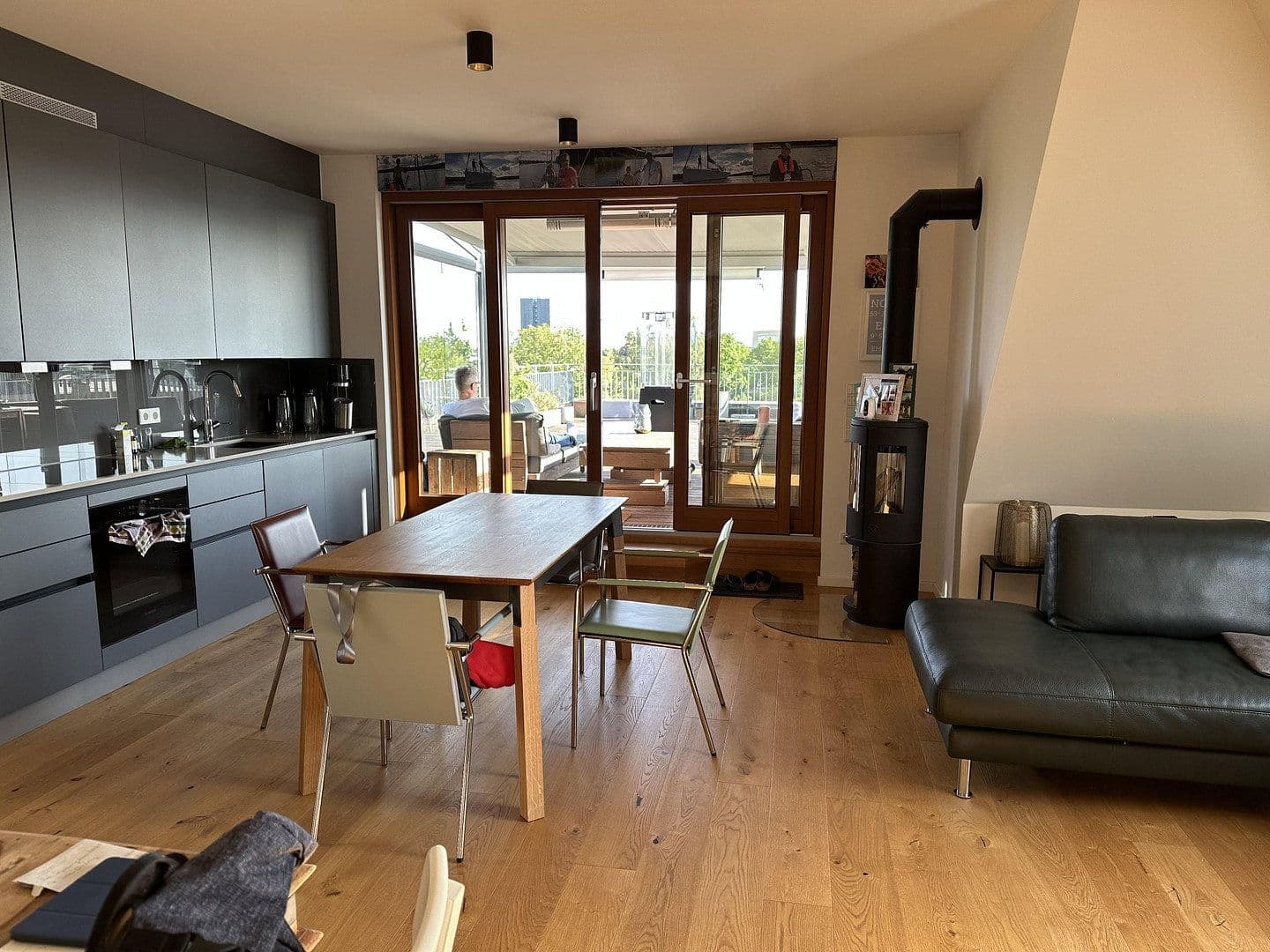Prenájom bytu 5-izbový 180 m², Emilienstraße 19, Hamburg, Hamburg Prenájom bytu 5-izbový 180 m², Emilienstraße 19, Hamburg, Hamburg