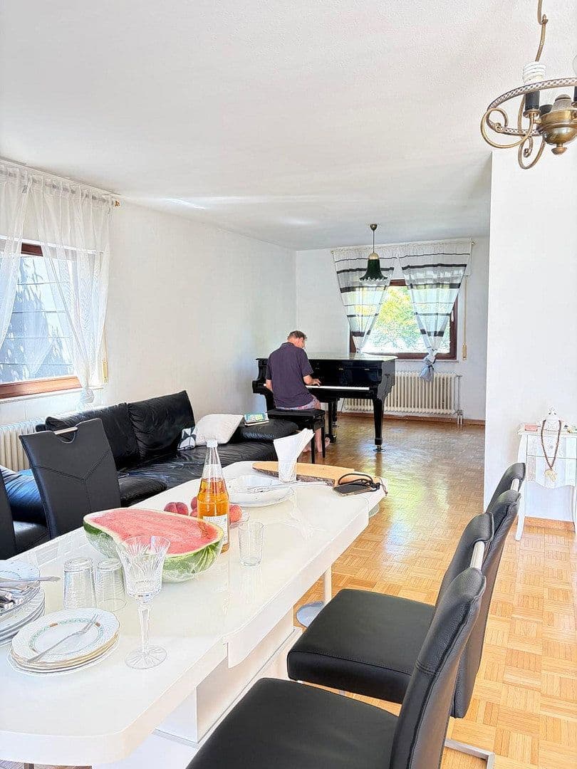 Predaj domu 242 m², pozemok 551 m², Im Seidenbåumle 4, Leutenbach, Bádensko-Wurttembersko Predaj domu 242 m², pozemok 551 m², Im Seidenbåumle 4, Leutenbach, Bádensko-Wurttembersko