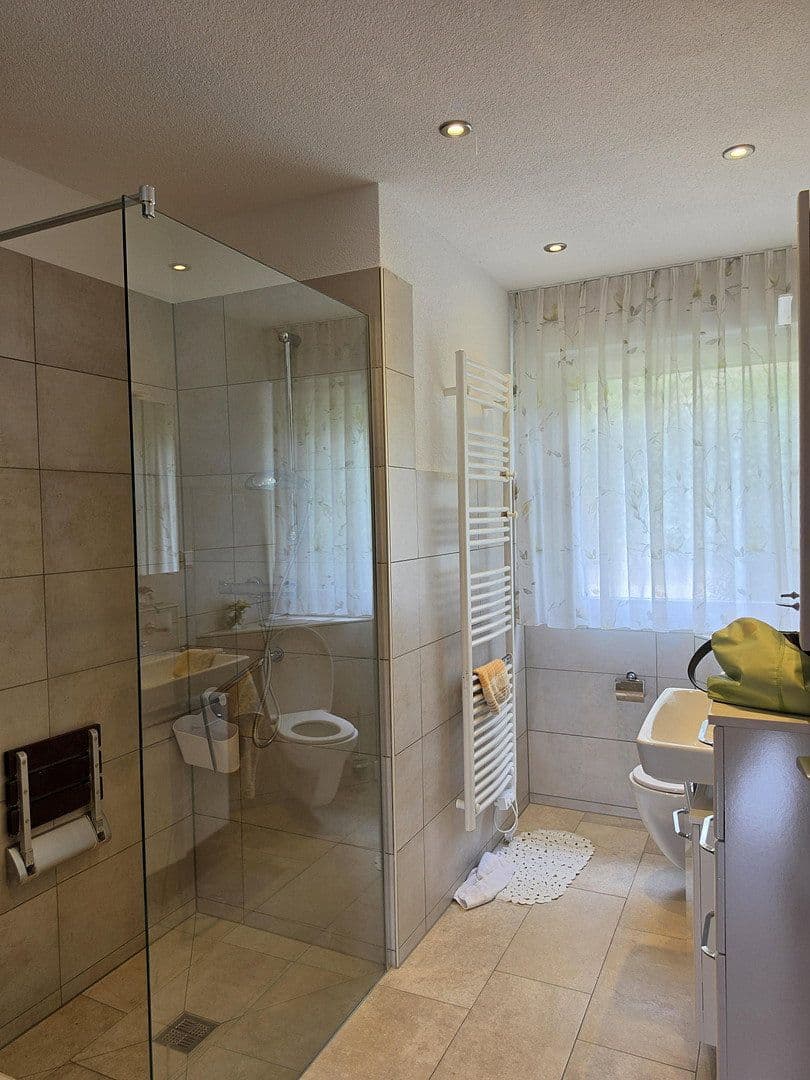 Predaj domu 140 m², pozemok 1.000 m², Dr.-Hermann-Bizer-Str. 22, Albstadt, Bádensko-Wurttembersko Predaj domu 140 m², pozemok 1.000 m², Dr.-Hermann-Bizer-Str. 22, Albstadt, Bádensko-Wurttembersko