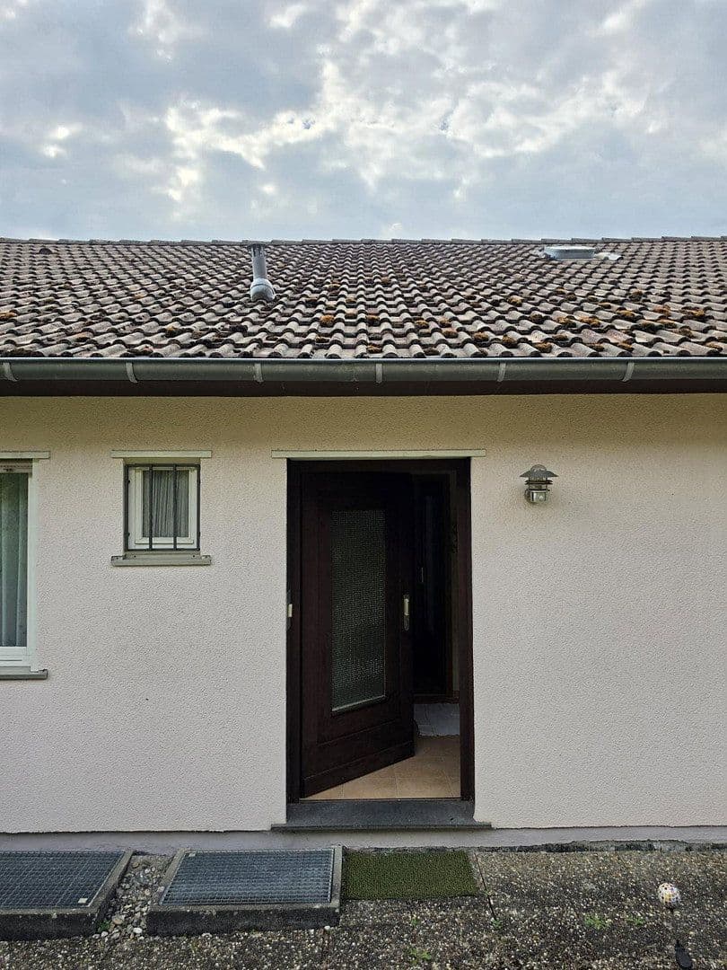 Predaj domu 140 m², pozemok 1.000 m², Dr.-Hermann-Bizer-Str. 22, Albstadt, Bádensko-Wurttembersko Predaj domu 140 m², pozemok 1.000 m², Dr.-Hermann-Bizer-Str. 22, Albstadt, Bádensko-Wurttembersko