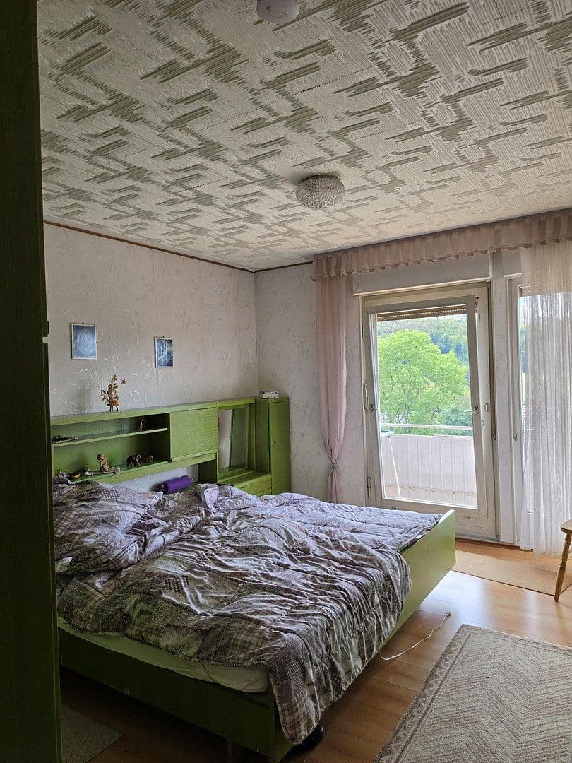 Predaj domu 140 m², pozemok 1.000 m², Dr.-Hermann-Bizer-Str. 22, Albstadt, Bádensko-Wurttembersko Predaj domu 140 m², pozemok 1.000 m², Dr.-Hermann-Bizer-Str. 22, Albstadt, Bádensko-Wurttembersko
