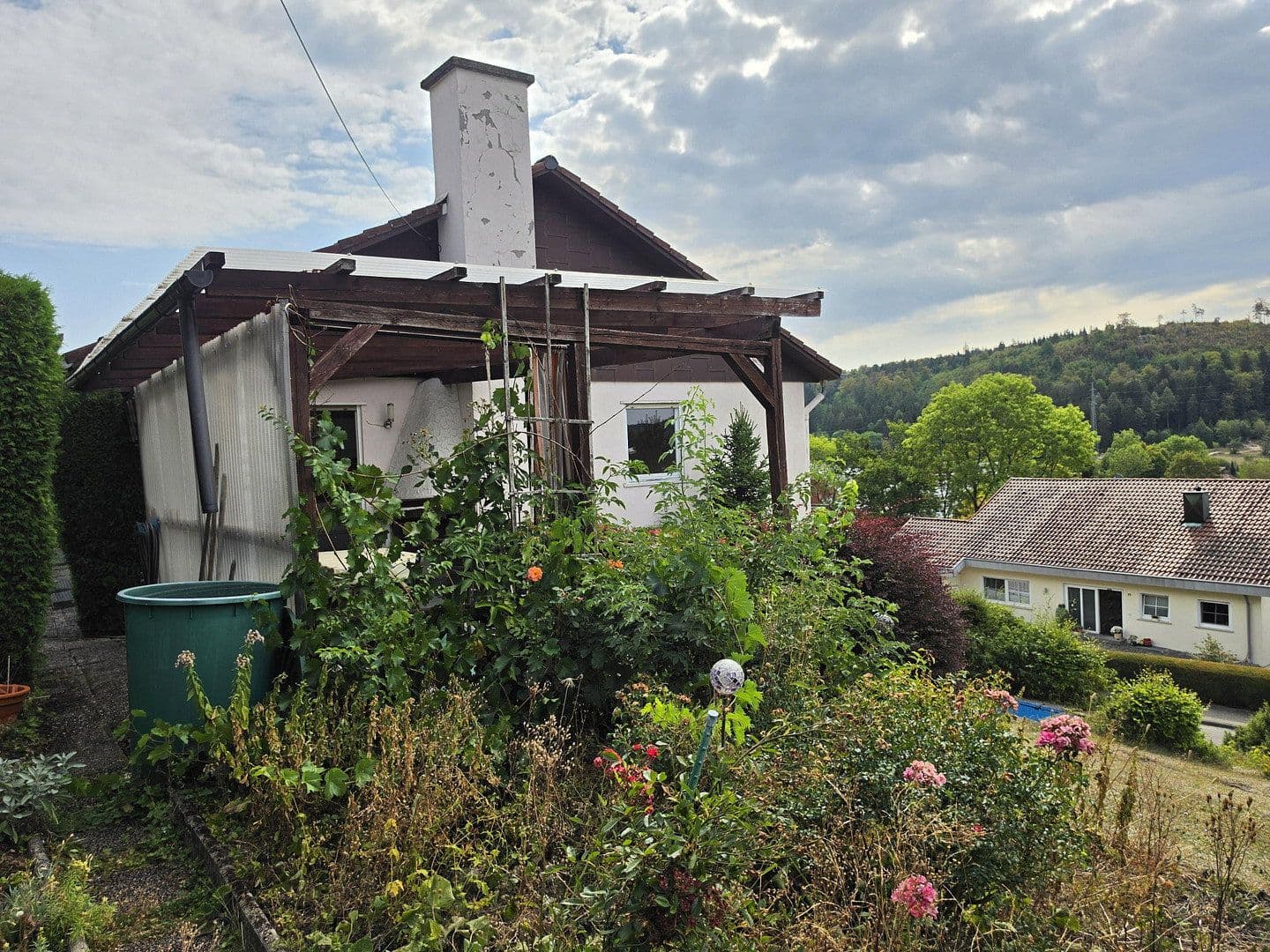 Predaj domu 140 m², pozemok 1.000 m², Dr.-Hermann-Bizer-Str. 22, Albstadt, Bádensko-Wurttembersko Predaj domu 140 m², pozemok 1.000 m², Dr.-Hermann-Bizer-Str. 22, Albstadt, Bádensko-Wurttembersko
