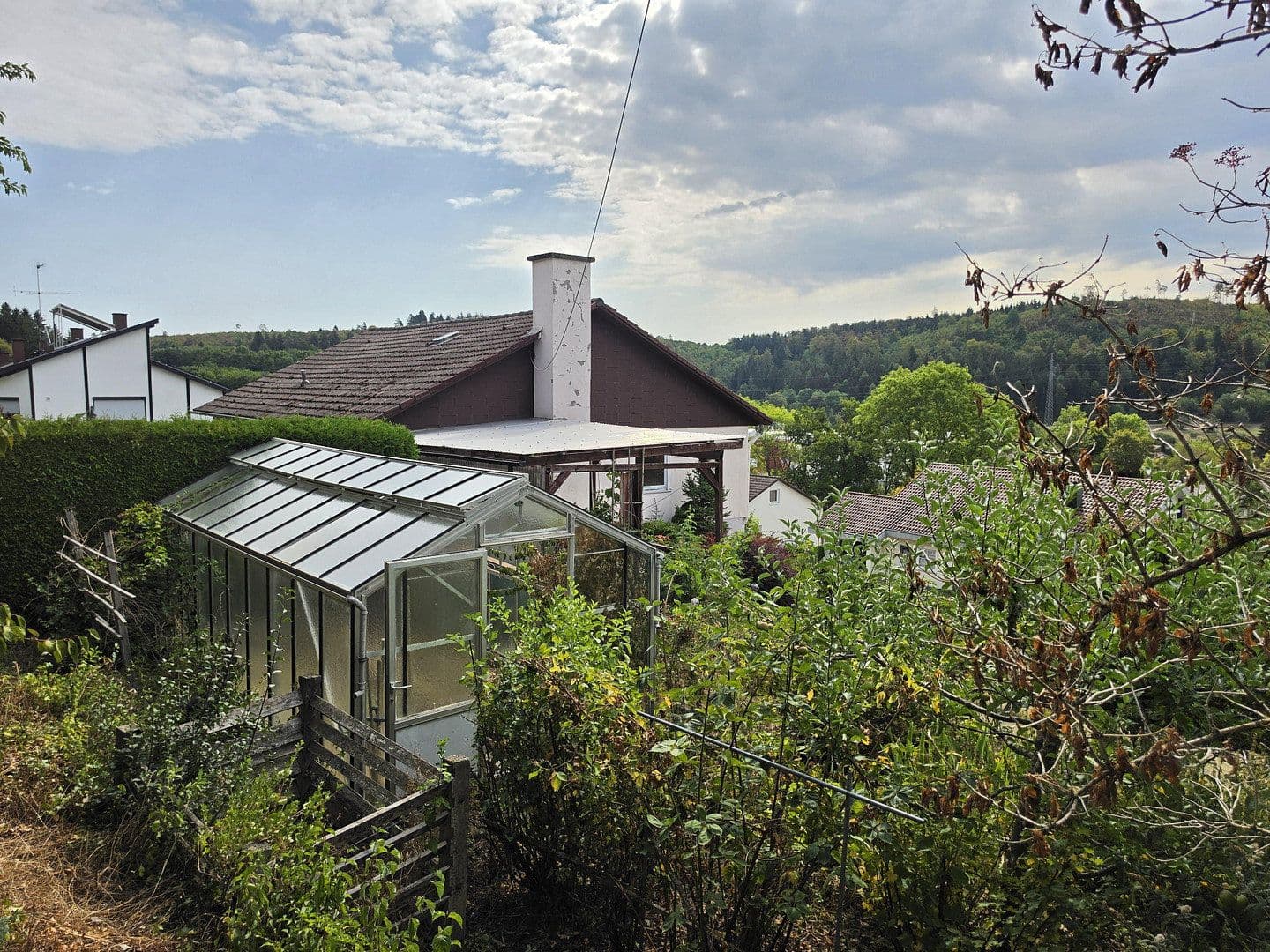 Predaj domu 140 m², pozemok 1.000 m², Dr.-Hermann-Bizer-Str. 22, Albstadt, Bádensko-Wurttembersko Predaj domu 140 m², pozemok 1.000 m², Dr.-Hermann-Bizer-Str. 22, Albstadt, Bádensko-Wurttembersko