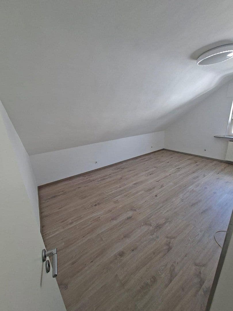 Prenájom bytu 3-izbový 84 m², Erlensee, Hesensko Prenájom bytu 3-izbový 84 m², Erlensee, Hesensko