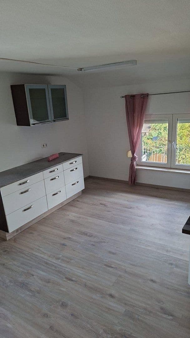 Prenájom bytu 3-izbový 84 m², Erlensee, Hesensko Prenájom bytu 3-izbový 84 m², Erlensee, Hesensko