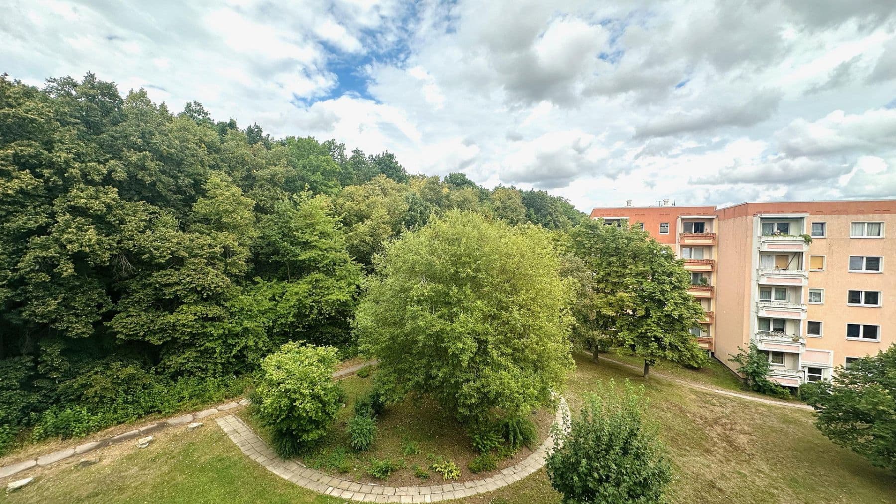 Prenájom bytu 3-izbový 68 m², Unterm Ettersberg 14, Weimar, Durínsko Prenájom bytu 3-izbový 68 m², Unterm Ettersberg 14, Weimar, Durínsko