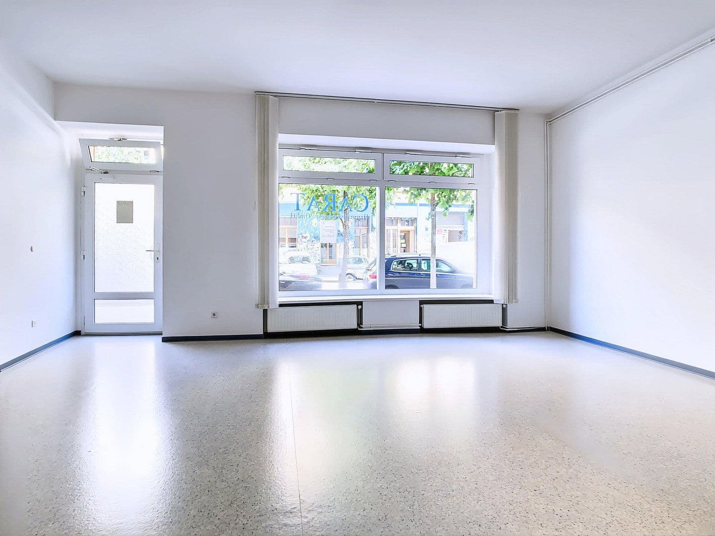 Predaj nebytového priestoru 71 m², Rigaer Str. 12, Berlin, Berlín Predaj nebytového priestoru 71 m², Rigaer Str. 12, Berlin, Berlín