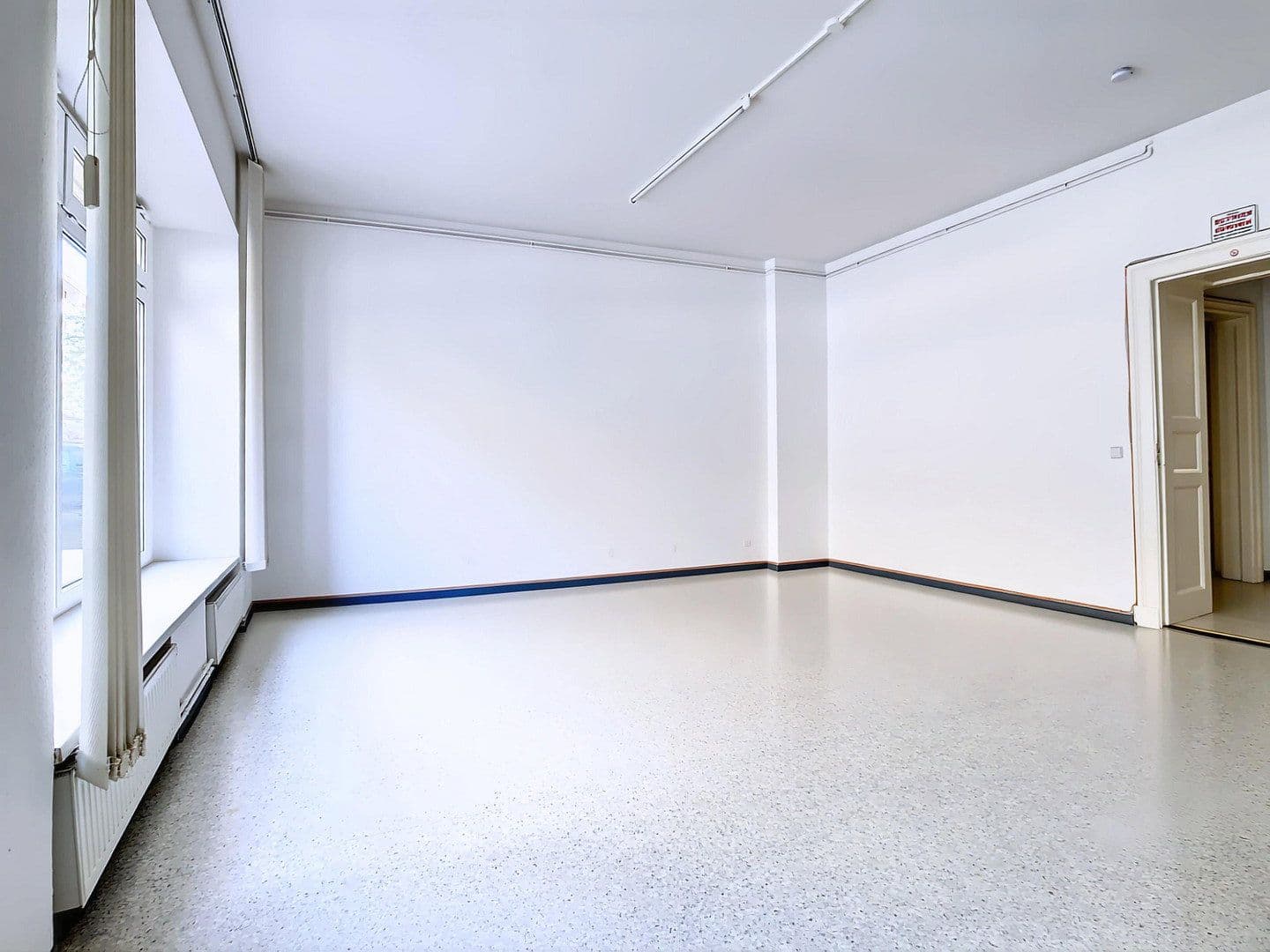 Predaj nebytového priestoru 71 m², Rigaer Str. 12, Berlin, Berlín Predaj nebytového priestoru 71 m², Rigaer Str. 12, Berlin, Berlín