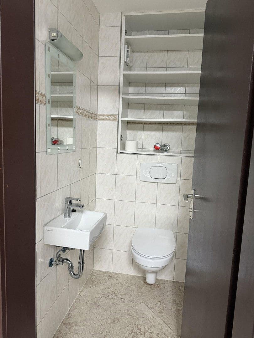 Prenájom bytu 4-izbový 104 m², Sindelfingen, Bádensko-Wurttembersko Prenájom bytu 4-izbový 104 m², Sindelfingen, Bádensko-Wurttembersko