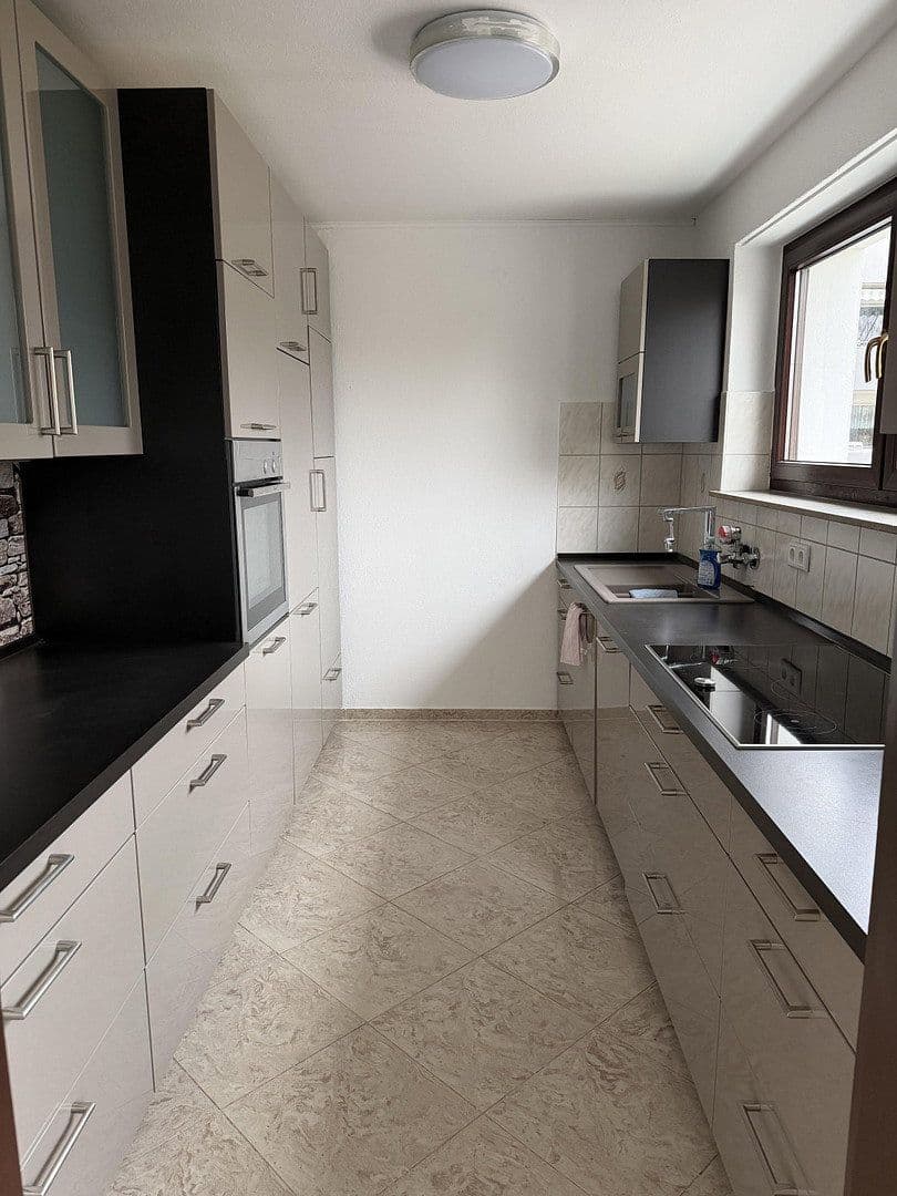 Prenájom bytu 4-izbový 104 m², Sindelfingen, Bádensko-Wurttembersko Prenájom bytu 4-izbový 104 m², Sindelfingen, Bádensko-Wurttembersko