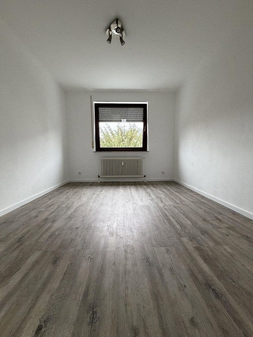 Prenájom bytu 4-izbový 104 m², Sindelfingen, Bádensko-Wurttembersko Prenájom bytu 4-izbový 104 m², Sindelfingen, Bádensko-Wurttembersko