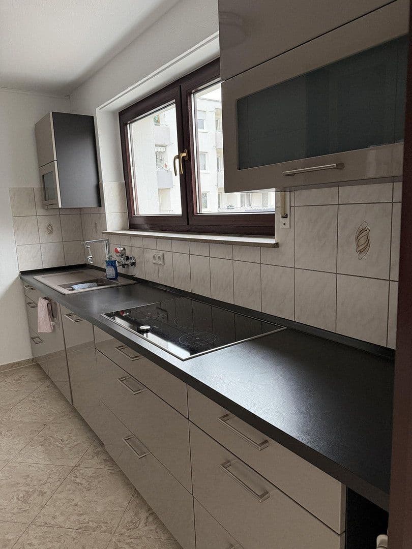 Prenájom bytu 4-izbový 104 m², Sindelfingen, Bádensko-Wurttembersko Prenájom bytu 4-izbový 104 m², Sindelfingen, Bádensko-Wurttembersko