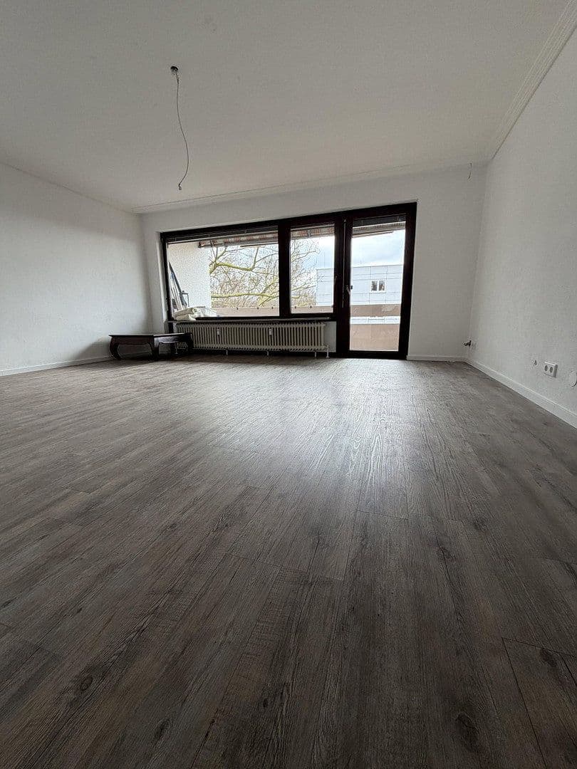 Prenájom bytu 4-izbový 104 m², Sindelfingen, Bádensko-Wurttembersko Prenájom bytu 4-izbový 104 m², Sindelfingen, Bádensko-Wurttembersko