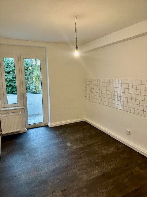 Prenájom bytu 1-izbový 44 m², Burghofstr. 54, Düsseldorf, Severné Porýnie - Westfálsko Prenájom bytu 1-izbový 44 m², Burghofstr. 54, Düsseldorf, Severné Porýnie - Westfálsko