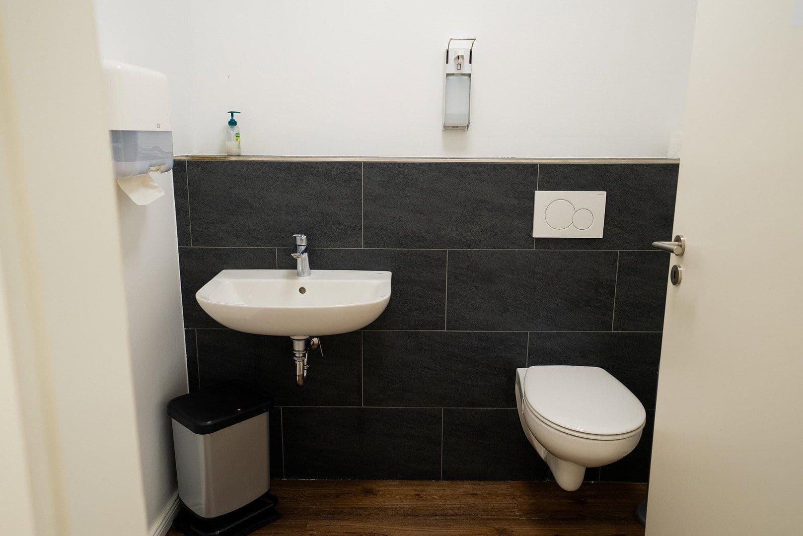 Prenájom kancelárie 302 m², Haverkamp 8+12, Selent, Šlezvicko-Holštajnsko Prenájom kancelárie 302 m², Haverkamp 8+12, Selent, Šlezvicko-Holštajnsko