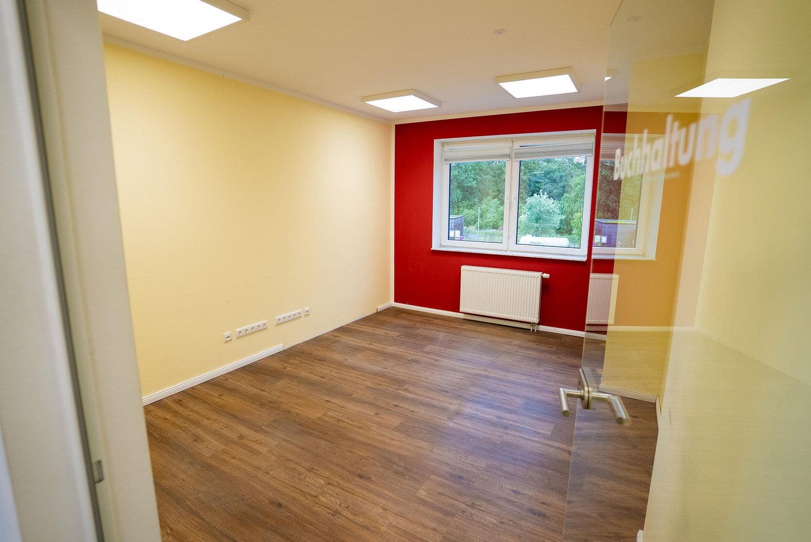 Prenájom kancelárie 302 m², Haverkamp 8+12, Selent, Šlezvicko-Holštajnsko Prenájom kancelárie 302 m², Haverkamp 8+12, Selent, Šlezvicko-Holštajnsko