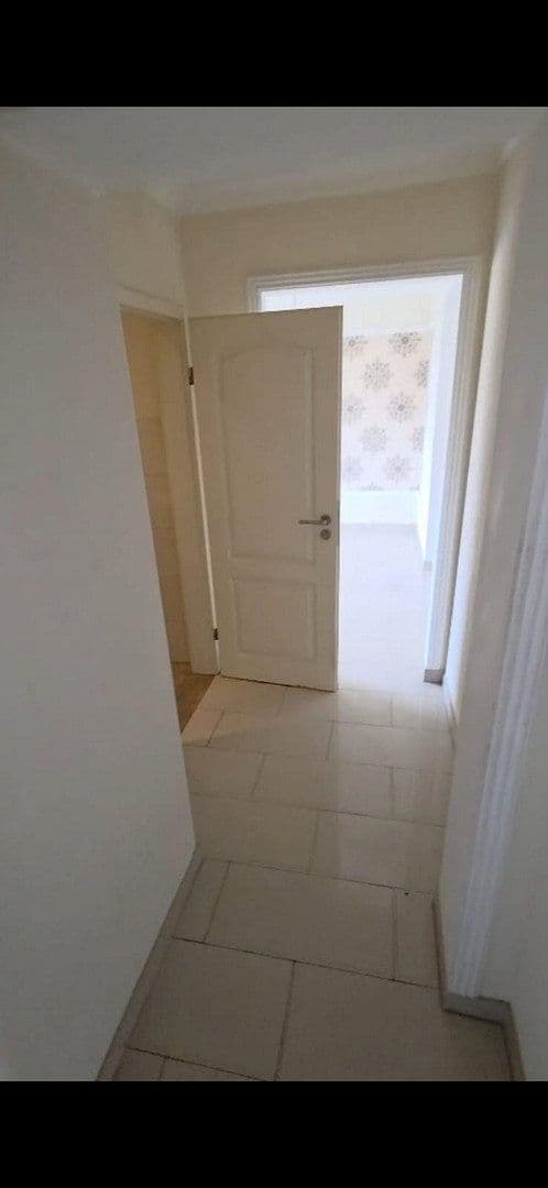Prenájom bytu 2-izbový 61 m², Karolingerstr. 7, Duisburg, Severné Porýnie - Westfálsko Prenájom bytu 2-izbový 61 m², Karolingerstr. 7, Duisburg, Severné Porýnie - Westfálsko