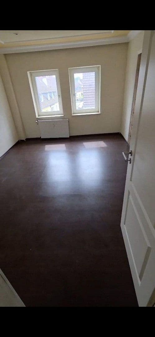 Prenájom bytu 2-izbový 61 m², Karolingerstr. 7, Duisburg, Severné Porýnie - Westfálsko Prenájom bytu 2-izbový 61 m², Karolingerstr. 7, Duisburg, Severné Porýnie - Westfálsko
