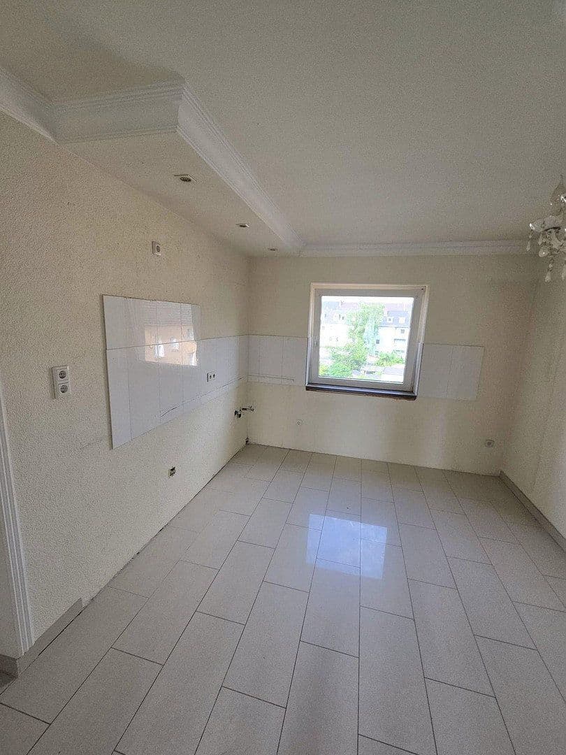 Prenájom bytu 2-izbový 61 m², Karolingerstr. 7, Duisburg, Severné Porýnie - Westfálsko Prenájom bytu 2-izbový 61 m², Karolingerstr. 7, Duisburg, Severné Porýnie - Westfálsko