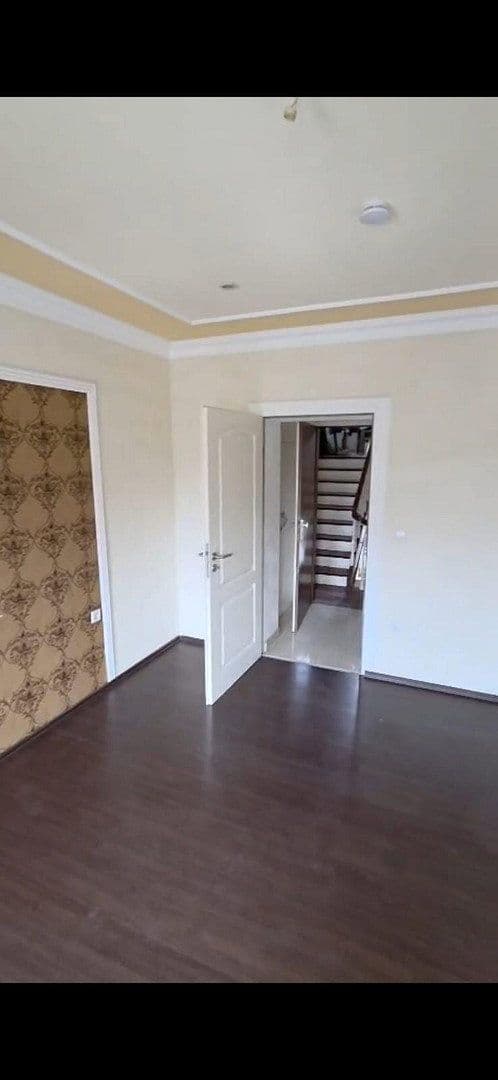 Prenájom bytu 2-izbový 61 m², Karolingerstr. 7, Duisburg, Severné Porýnie - Westfálsko Prenájom bytu 2-izbový 61 m², Karolingerstr. 7, Duisburg, Severné Porýnie - Westfálsko