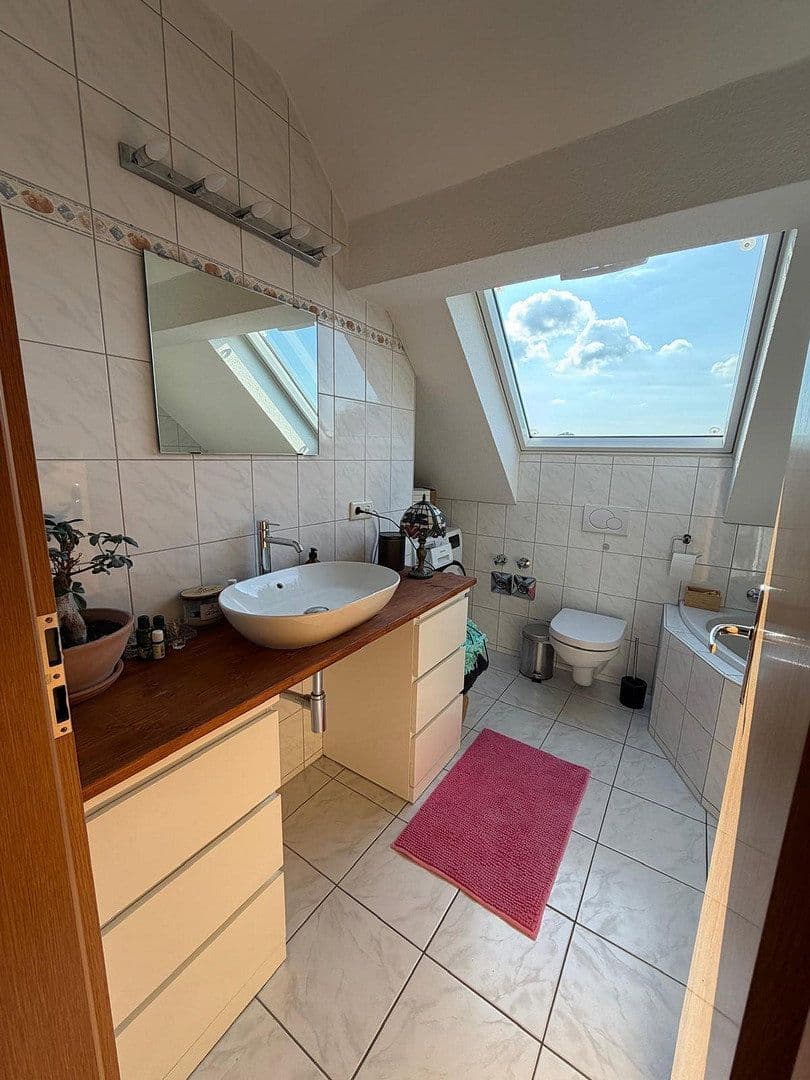 Prenájom bytu 2-izbový 95 m², Grünestraße 28, Wermelskirchen, Severné Porýnie - Westfálsko Prenájom bytu 2-izbový 95 m², Grünestraße 28, Wermelskirchen, Severné Porýnie - Westfálsko