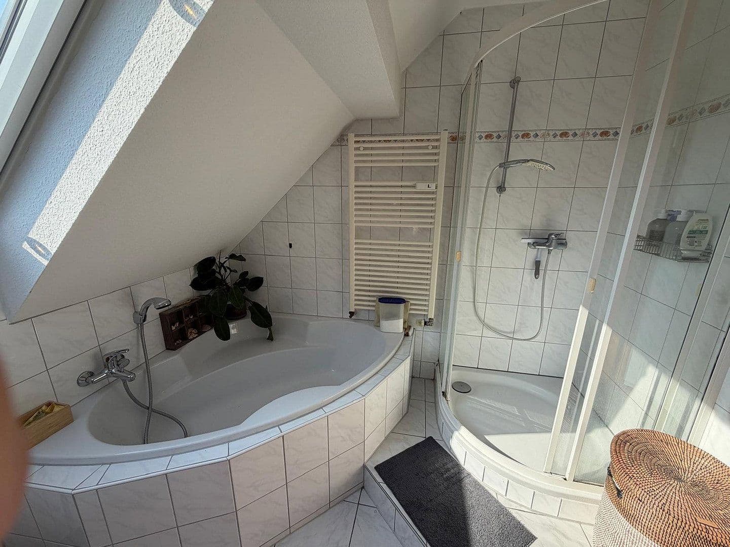 Prenájom bytu 2-izbový 95 m², Grünestraße 28, Wermelskirchen, Severné Porýnie - Westfálsko Prenájom bytu 2-izbový 95 m², Grünestraße 28, Wermelskirchen, Severné Porýnie - Westfálsko