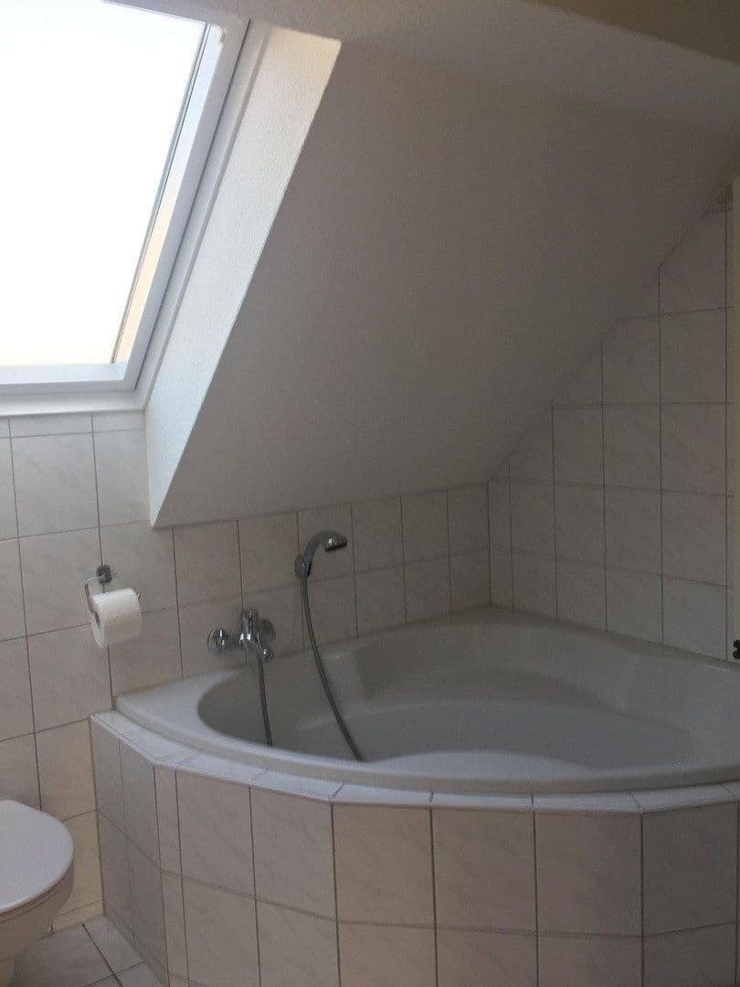 Prenájom bytu 2-izbový 95 m², Grünestraße 28, Wermelskirchen, Severné Porýnie - Westfálsko Prenájom bytu 2-izbový 95 m², Grünestraße 28, Wermelskirchen, Severné Porýnie - Westfálsko
