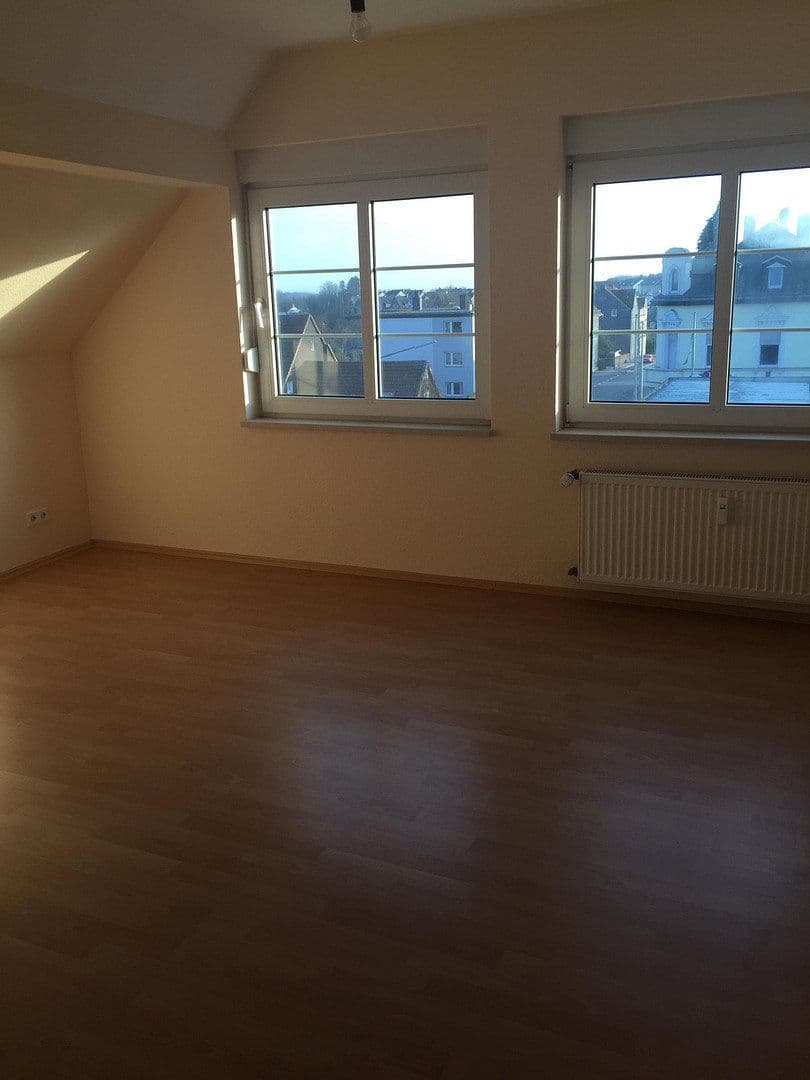 Prenájom bytu 2-izbový 95 m², Grünestraße 28, Wermelskirchen, Severné Porýnie - Westfálsko Prenájom bytu 2-izbový 95 m², Grünestraße 28, Wermelskirchen, Severné Porýnie - Westfálsko