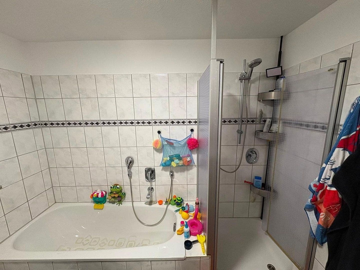Prenájom bytu 3-izbový 120 m², Lampertstraße 4, Nürtingen, Bádensko-Wurttembersko Prenájom bytu 3-izbový 120 m², Lampertstraße 4, Nürtingen, Bádensko-Wurttembersko