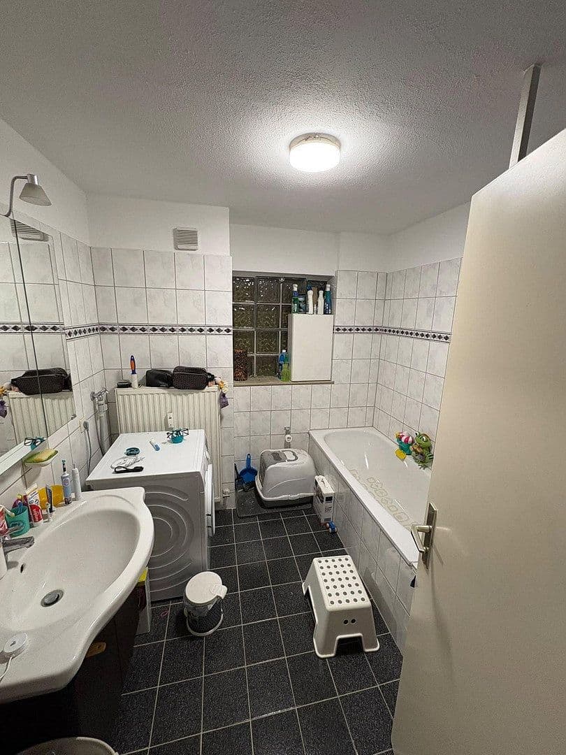 Prenájom bytu 3-izbový 120 m², Lampertstraße 4, Nürtingen, Bádensko-Wurttembersko Prenájom bytu 3-izbový 120 m², Lampertstraße 4, Nürtingen, Bádensko-Wurttembersko
