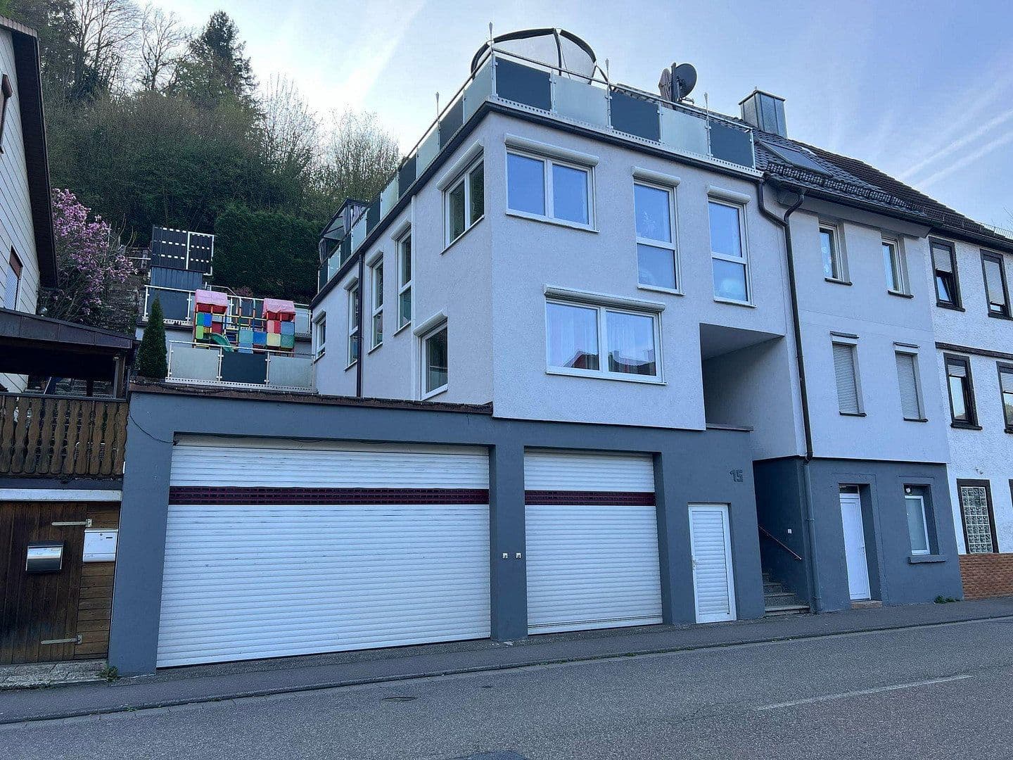 Predaj domu 254 m², pozemok 345 m², Neuer Weg 15, Eberbach, Bádensko-Wurttembersko Predaj domu 254 m², pozemok 345 m², Neuer Weg 15, Eberbach, Bádensko-Wurttembersko