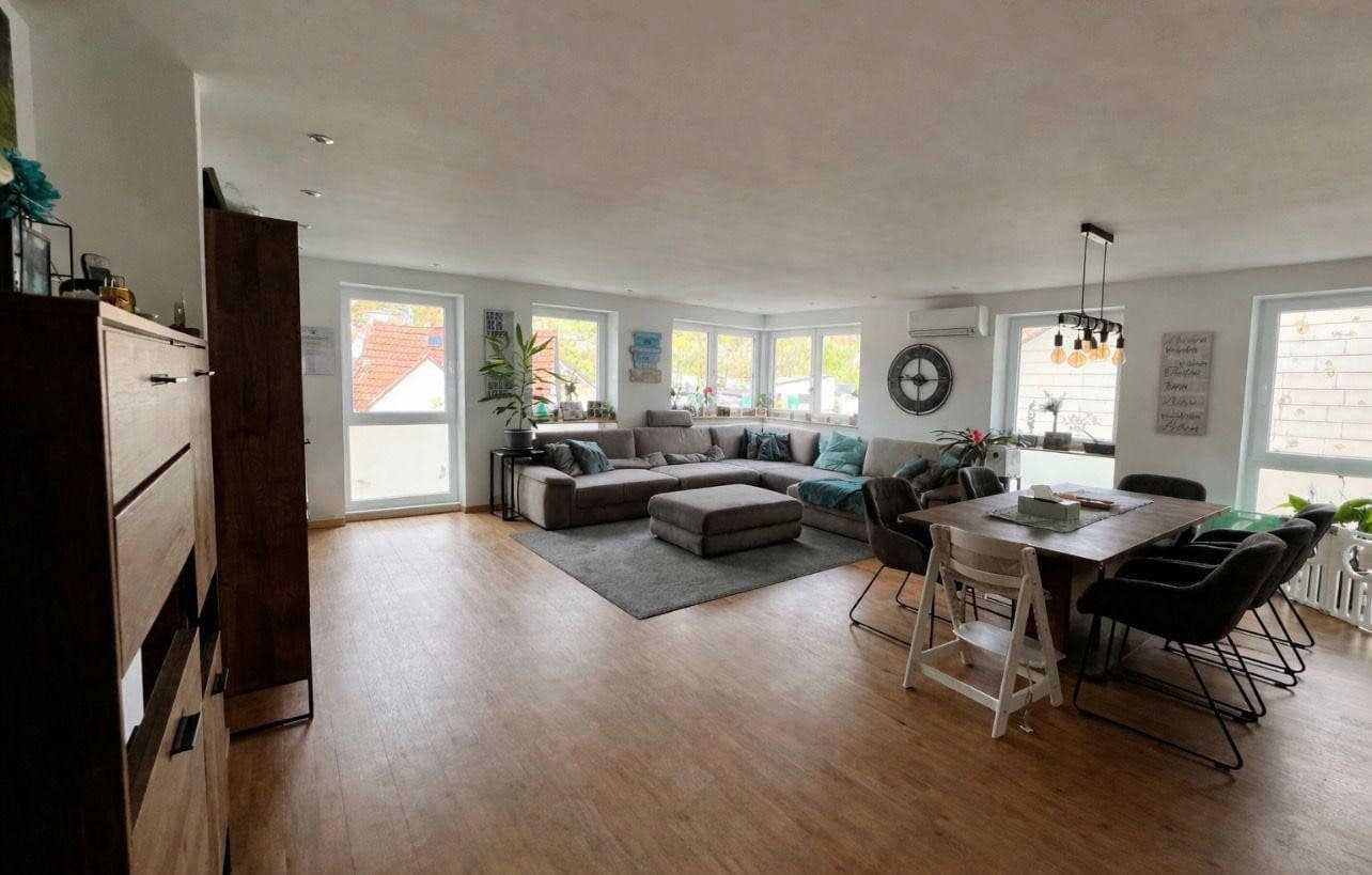 Predaj domu 254 m², pozemok 345 m², Neuer Weg 15, Eberbach, Bádensko-Wurttembersko Predaj domu 254 m², pozemok 345 m², Neuer Weg 15, Eberbach, Bádensko-Wurttembersko