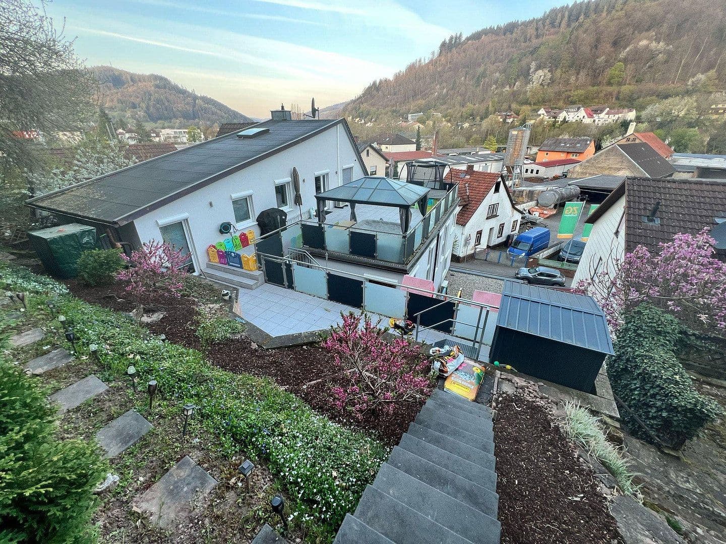 Predaj domu 254 m², pozemok 345 m², Neuer Weg 15, Eberbach, Bádensko-Wurttembersko Predaj domu 254 m², pozemok 345 m², Neuer Weg 15, Eberbach, Bádensko-Wurttembersko