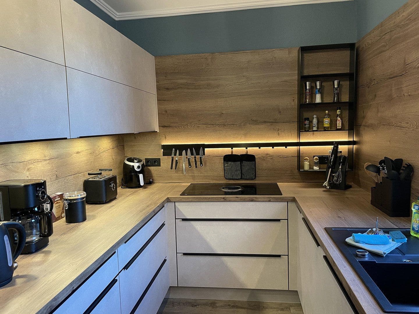 Prenájom bytu 4-izbový 120 m², Hauptstraße 50a, Hage, Dolné Sasko Prenájom bytu 4-izbový 120 m², Hauptstraße 50a, Hage, Dolné Sasko