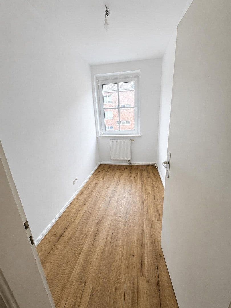 Prenájom bytu 4-izbový 109 m², Hildesheim, Dolné Sasko Prenájom bytu 4-izbový 109 m², Hildesheim, Dolné Sasko