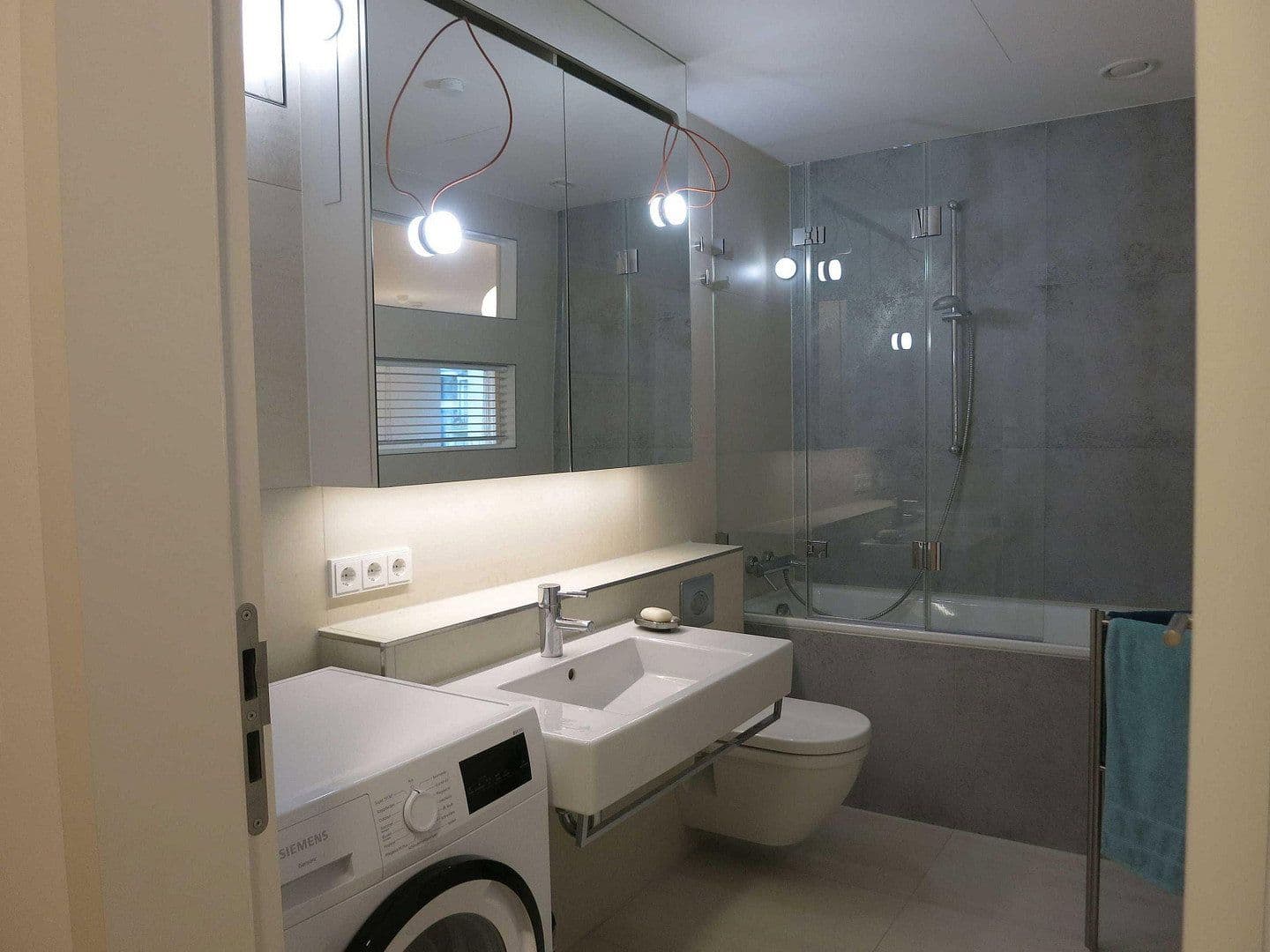 Prenájom bytu 2-izbový 81 m², Berlin, Berlín Prenájom bytu 2-izbový 81 m², Berlin, Berlín