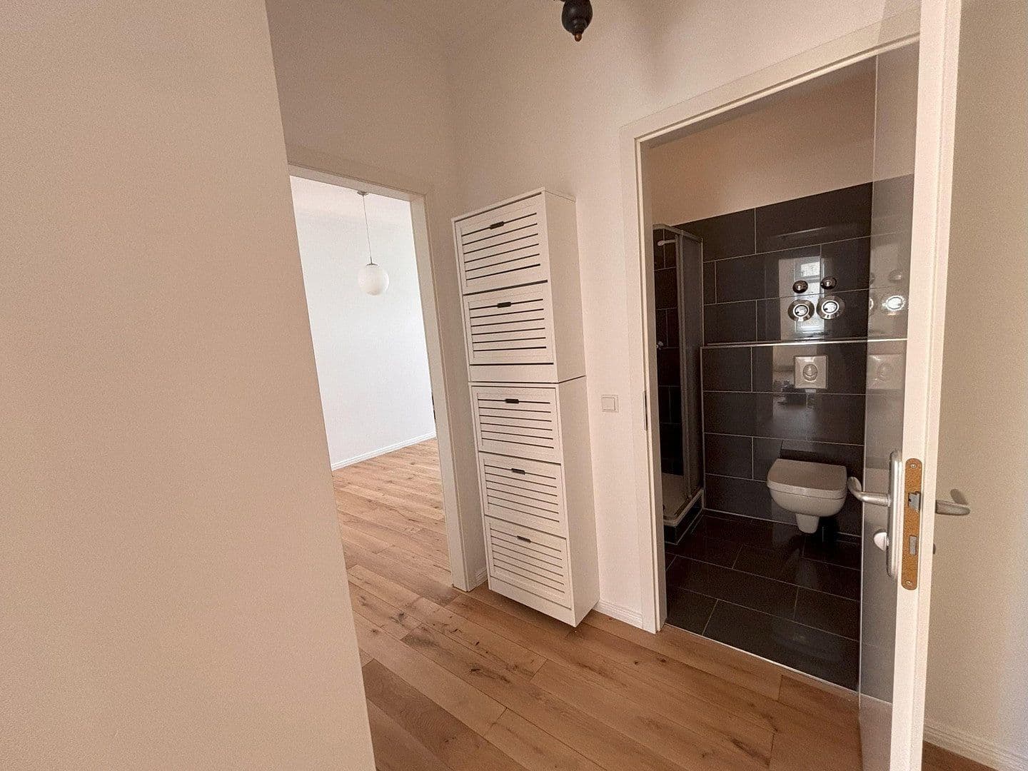 Predaj bytu 3-izbový 104 m², Berlin, Berlín Predaj bytu 3-izbový 104 m², Berlin, Berlín