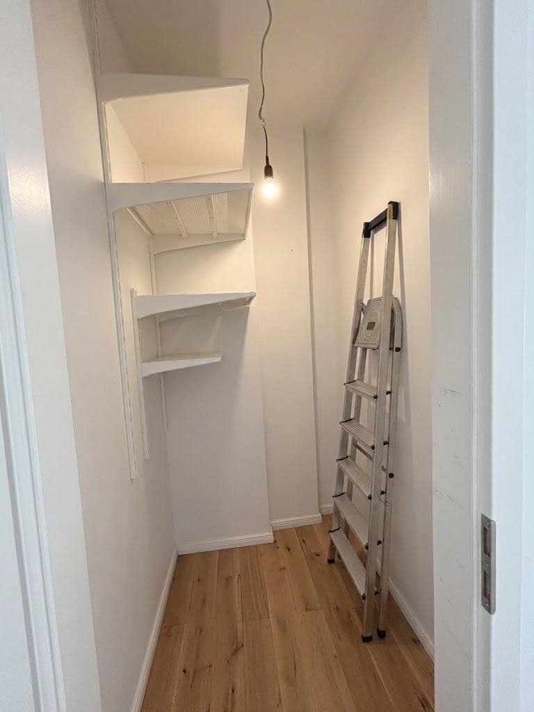 Predaj bytu 3-izbový 104 m², Berlin, Berlín Predaj bytu 3-izbový 104 m², Berlin, Berlín