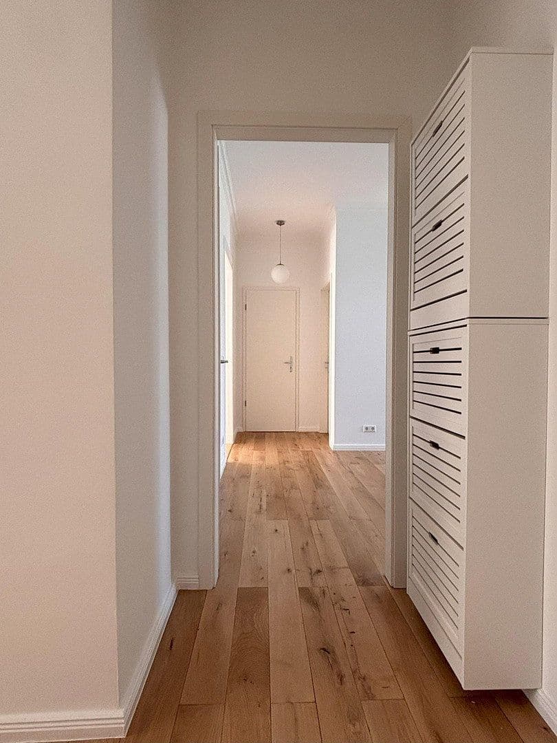 Predaj bytu 3-izbový 104 m², Berlin, Berlín Predaj bytu 3-izbový 104 m², Berlin, Berlín