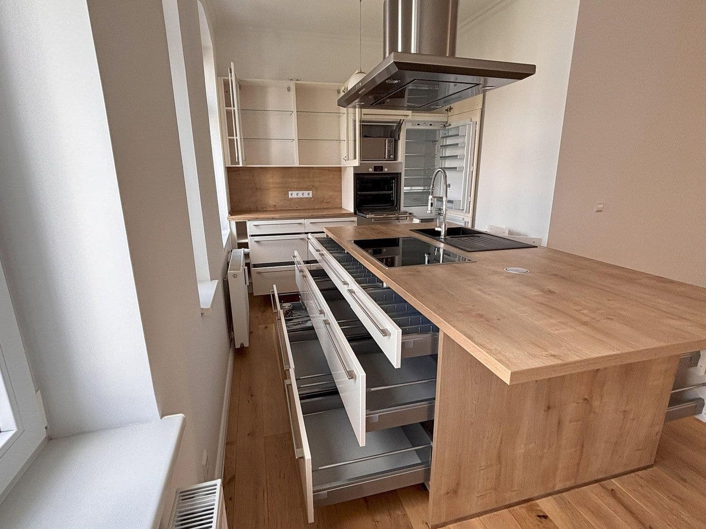 Predaj bytu 3-izbový 104 m², Berlin, Berlín Predaj bytu 3-izbový 104 m², Berlin, Berlín