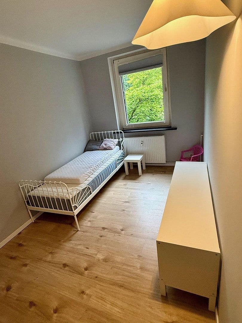 Prenájom bytu 4-izbový 80 m², Hamburg, Hamburg Prenájom bytu 4-izbový 80 m², Hamburg, Hamburg