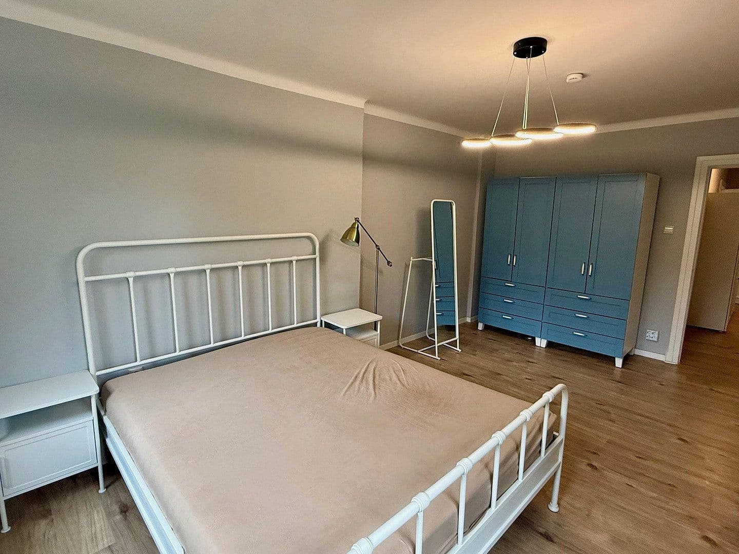 Prenájom bytu 4-izbový 80 m², Hamburg, Hamburg Prenájom bytu 4-izbový 80 m², Hamburg, Hamburg