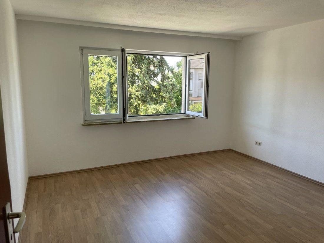 Prenájom bytu 3-izbový 78 m², Steinbügelstraße 23, Karlsruhe, Bádensko-Wurttembersko Prenájom bytu 3-izbový 78 m², Steinbügelstraße 23, Karlsruhe, Bádensko-Wurttembersko