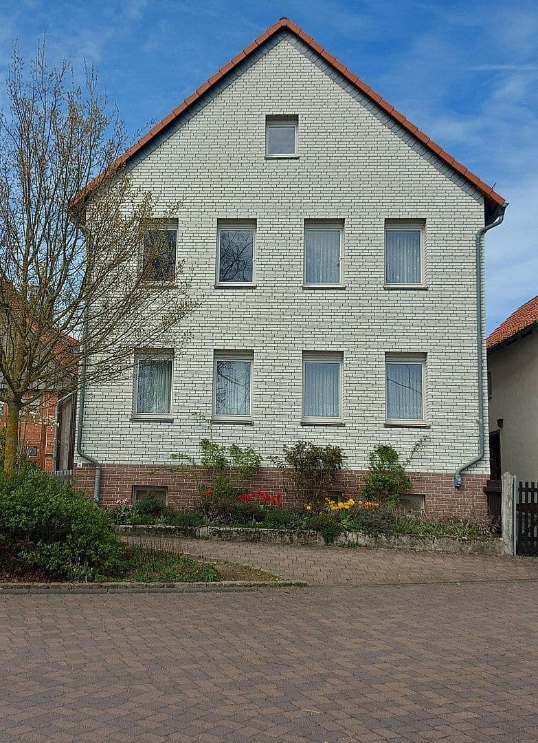 Predaj domu 160 m², pozemok 371 m², Hohenhameln, Dolné Sasko Predaj domu 160 m², pozemok 371 m², Hohenhameln, Dolné Sasko