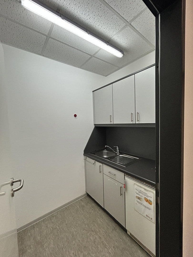 Prenájom kancelárie 1.000 m², Emscherstr. 14, Gelsenkirchen, Severné Porýnie - Westfálsko Prenájom kancelárie 1.000 m², Emscherstr. 14, Gelsenkirchen, Severné Porýnie - Westfálsko