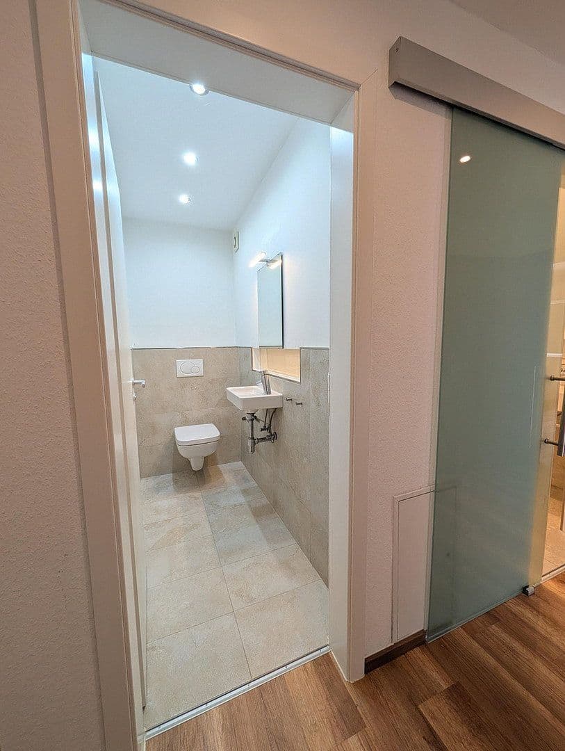 Prenájom bytu 4-izbový 113 m², Badener Str. 16a, Durlach, Bádensko-Wurttembersko Prenájom bytu 4-izbový 113 m², Badener Str. 16a, Durlach, Bádensko-Wurttembersko