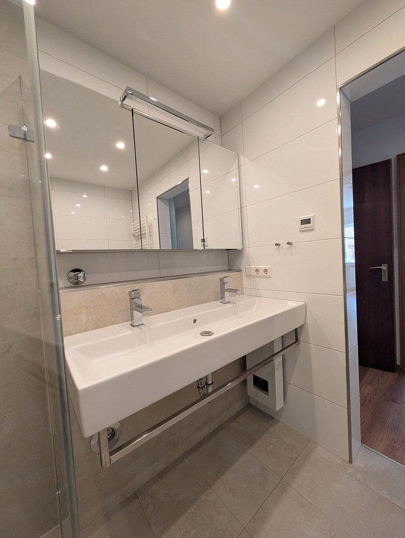 Prenájom bytu 4-izbový 113 m², Badener Str. 16a, Durlach, Bádensko-Wurttembersko Prenájom bytu 4-izbový 113 m², Badener Str. 16a, Durlach, Bádensko-Wurttembersko
