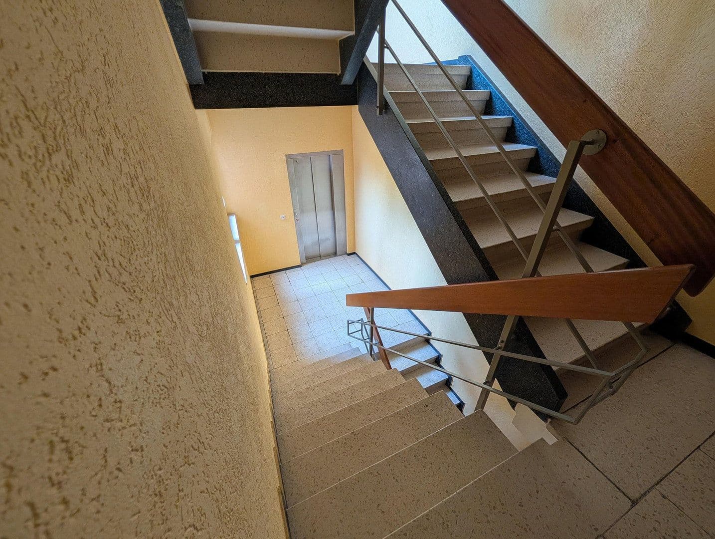 Prenájom bytu 4-izbový 113 m², Badener Str. 16a, Durlach, Bádensko-Wurttembersko Prenájom bytu 4-izbový 113 m², Badener Str. 16a, Durlach, Bádensko-Wurttembersko