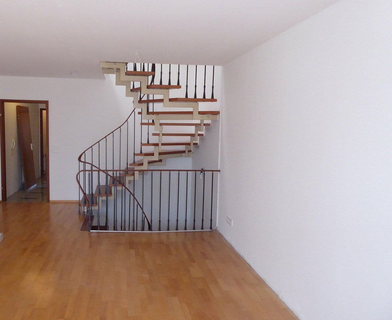 Prenájom domu 99 m², pozemok 72 m², Gerlingen, Bádensko-Wurttembersko Prenájom domu 99 m², pozemok 72 m², Gerlingen, Bádensko-Wurttembersko