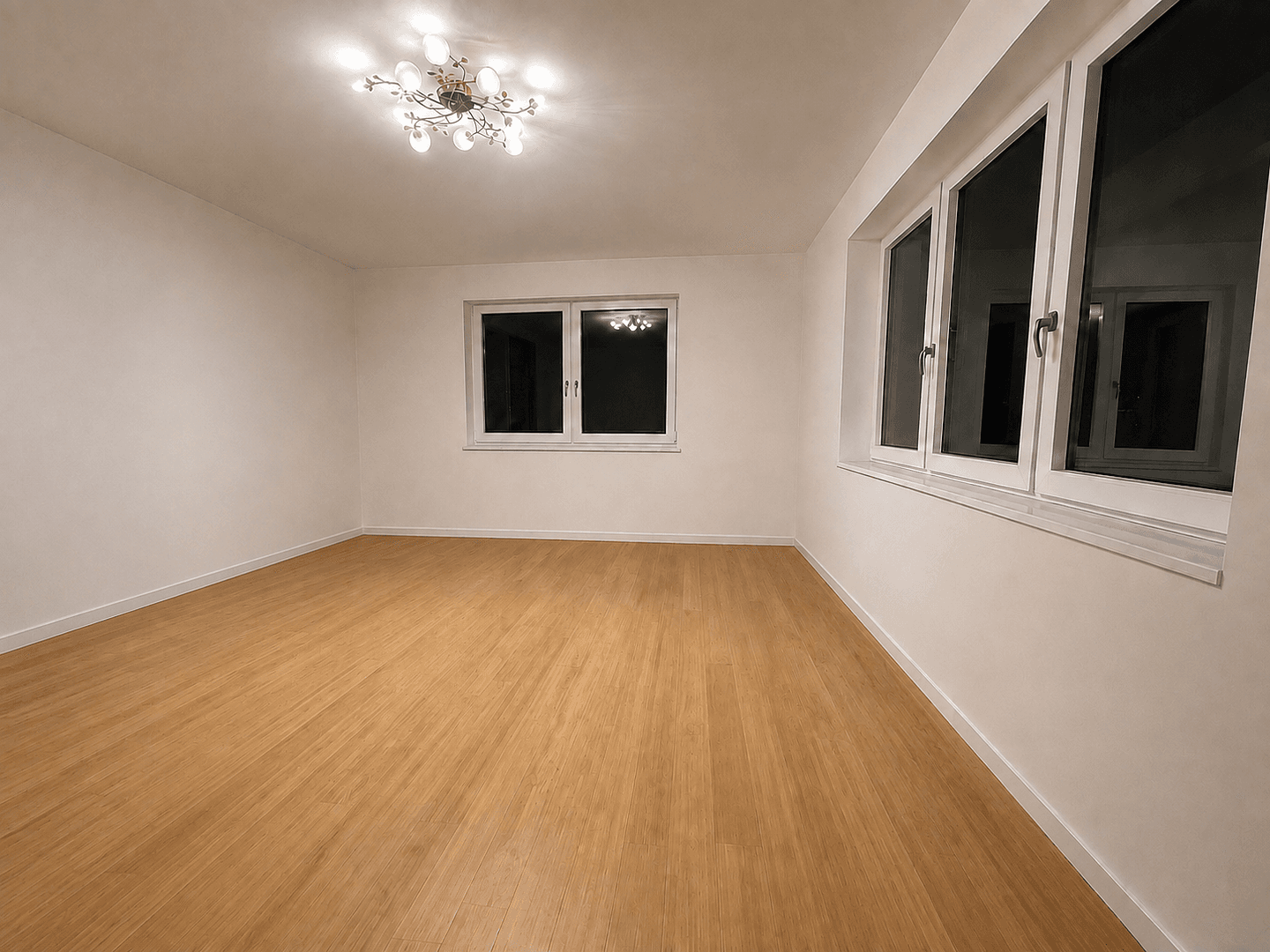 Predaj domu 265 m², pozemok 282 m², Rottweil, Bádensko-Wurttembersko Predaj domu 265 m², pozemok 282 m², Rottweil, Bádensko-Wurttembersko
